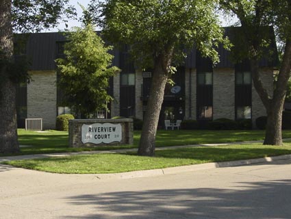 Riverview Court Apartments - Carr Properties in Marshall MN - Rental Listings